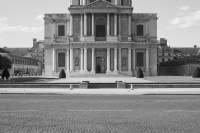 http://emileouroumov.fr/files/gimgs/th-50_16_EMO0050_Invalides-Vauban_12 mai_web.jpg